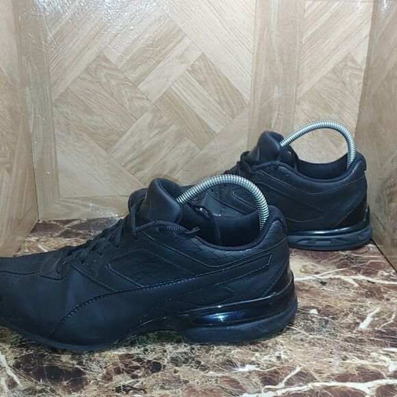 Puma sneaker size 9 - Picture 6 of 10